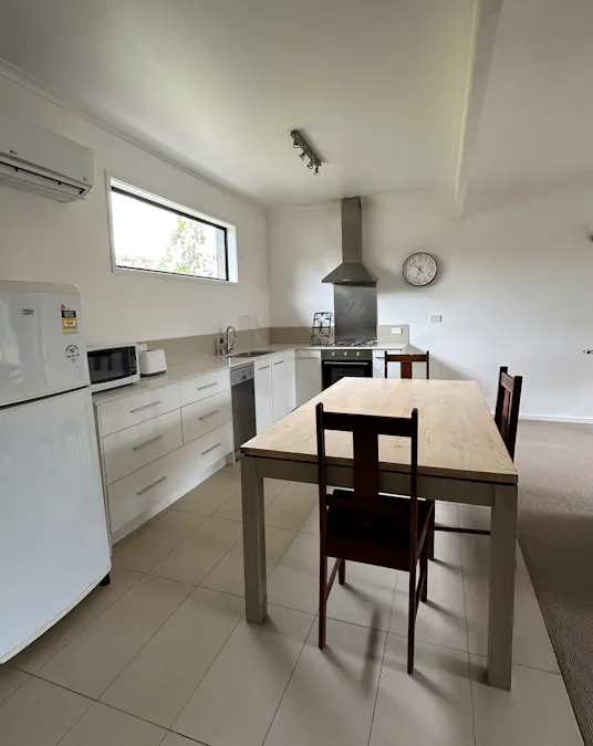 2/270 Gray Street, Hamilton, VIC, 3300 - Image 5