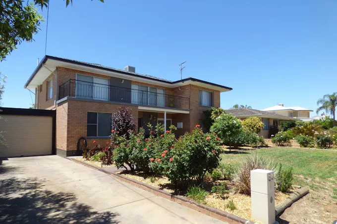 30 Golf Road, Merredin, WA, 6415 - Image 1