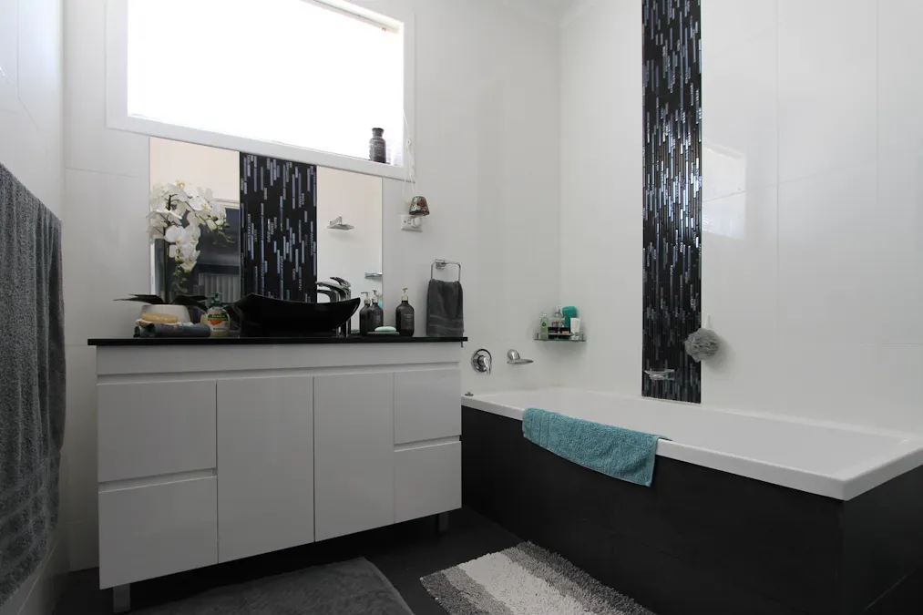 30 Golf Road, Merredin, WA, 6415 - Image 6