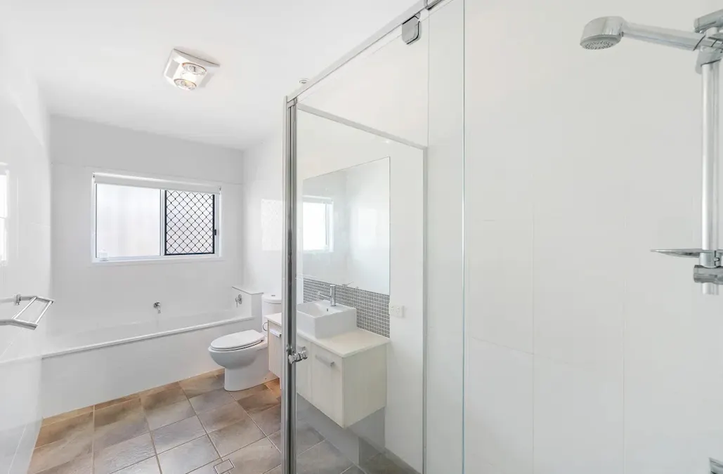 3 Isla Court Court, New Auckland, QLD, 4680 - Image 6