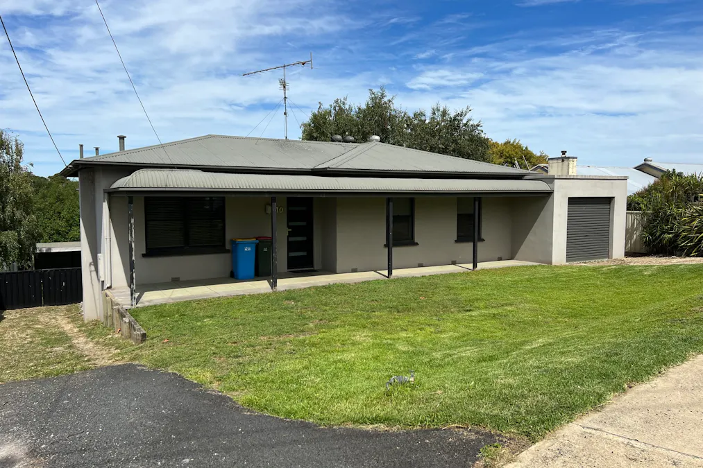 10 Holloway Crescent, Mount Gambier, SA, 5290 - Image 1