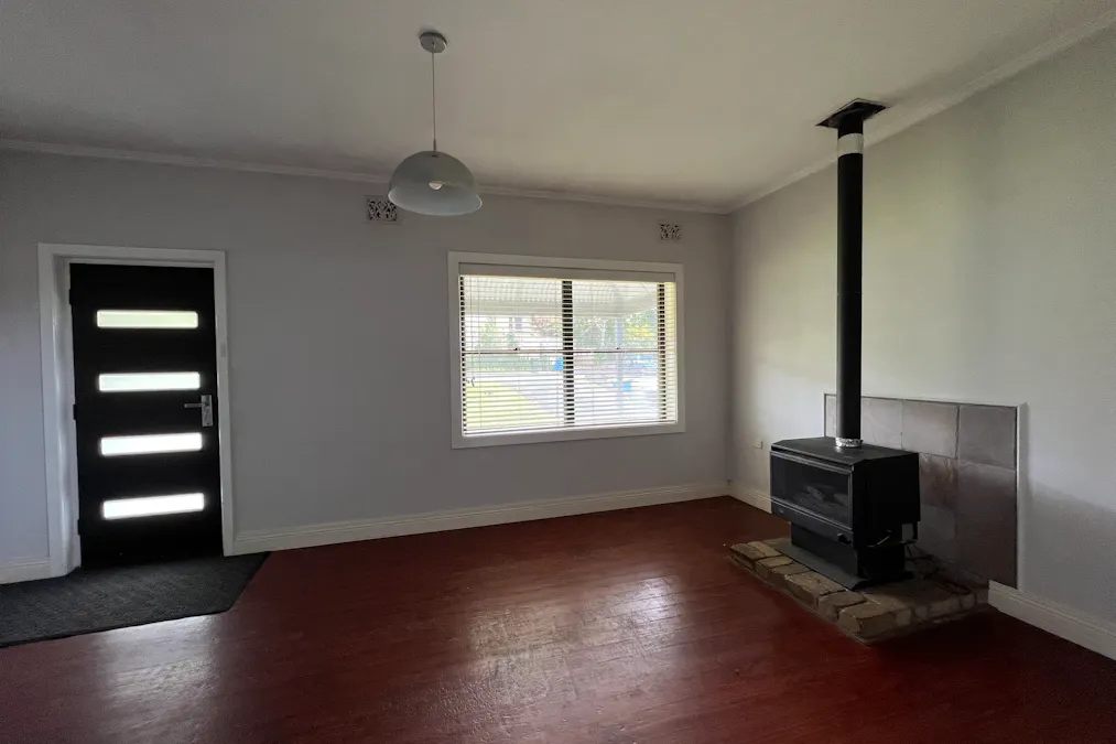 10 Holloway Crescent, Mount Gambier, SA, 5290 - Image 2