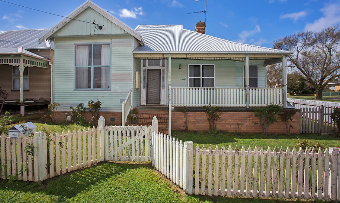 28 Stephen Street, Hamilton, VIC, 3300 - Image 1