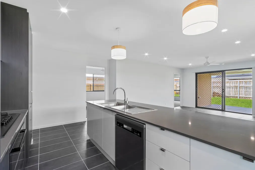 19 Paterson Road, Walloon, QLD, 4306 - Image 3