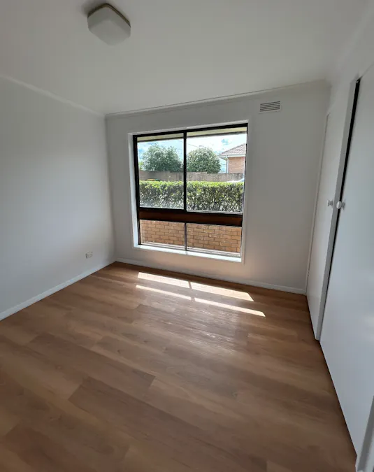 1/22 Brown Street, Hamilton, VIC, 3300 - Image 2