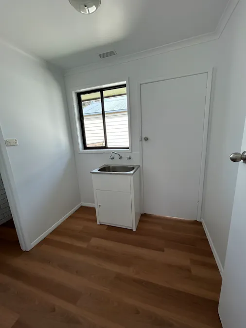 1/22 Brown Street, Hamilton, VIC, 3300 - Image 4