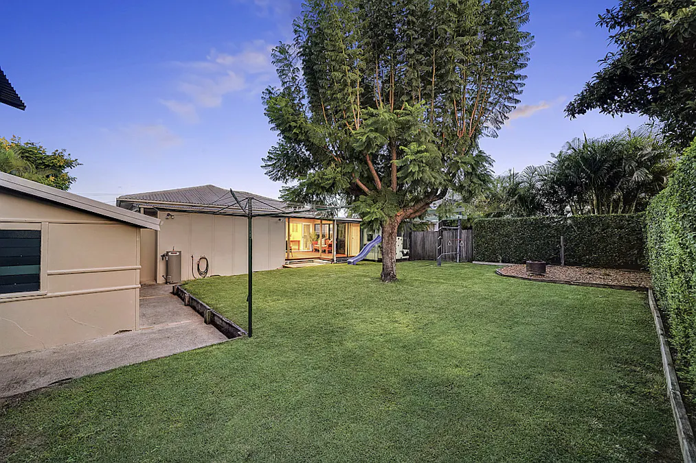 23 Easton Street, Silkstone, QLD, 4304 - Image 16