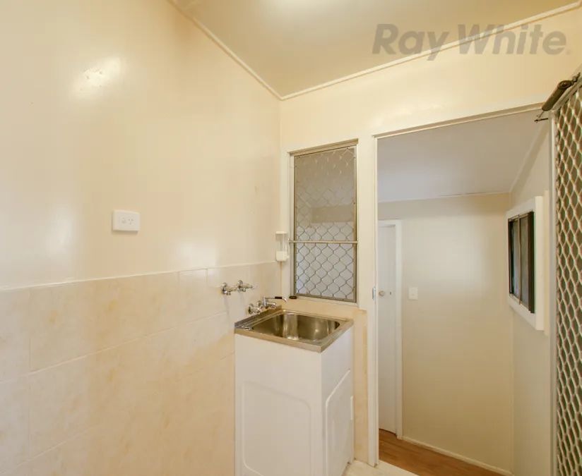 62 Alice Street, Silkstone, QLD, 4304 - Image 8