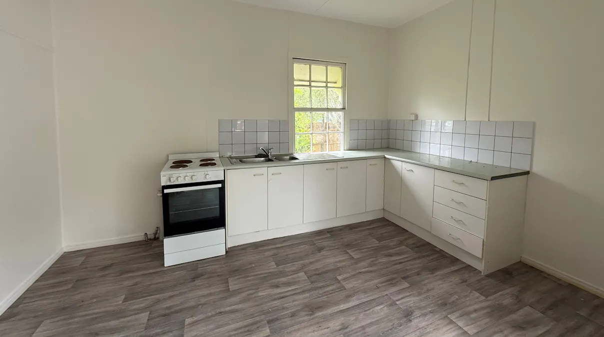 27 Canning Street, North Ipswich, QLD, 4305 - Image 9
