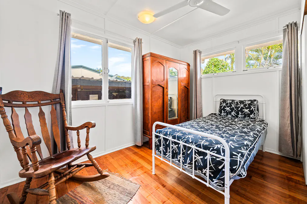 8 Larsen Street, West Gladstone, QLD, 4680 - Image 6