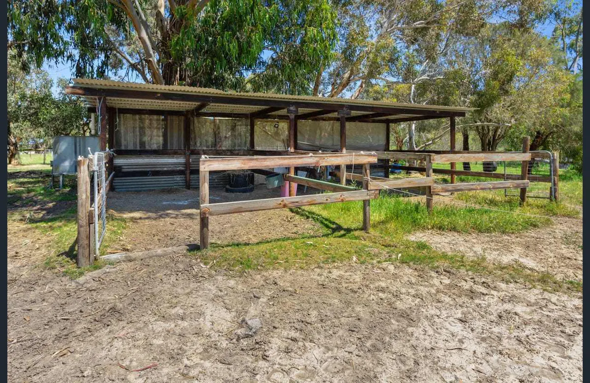 18 Tonto Road — photo 8 of 9