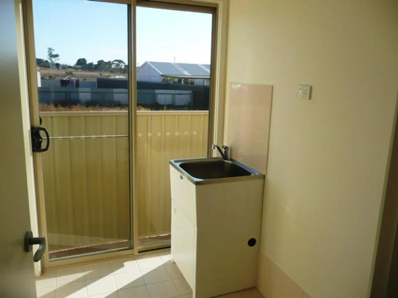 11 Chandler Crescent — photo 12 of 13