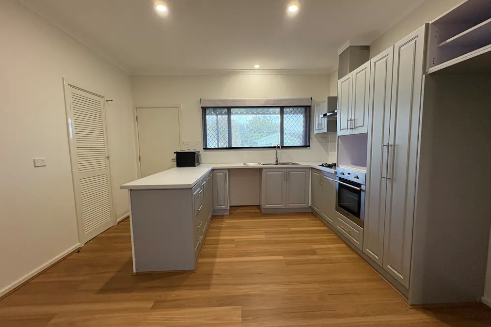13 Eagle Crescent, Eaton, WA, 6232 - Image 6