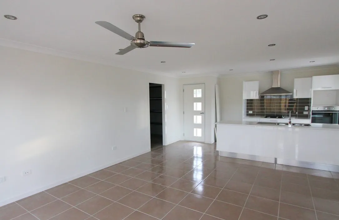 1/7 Wedgetail Road — photo 2 of 3