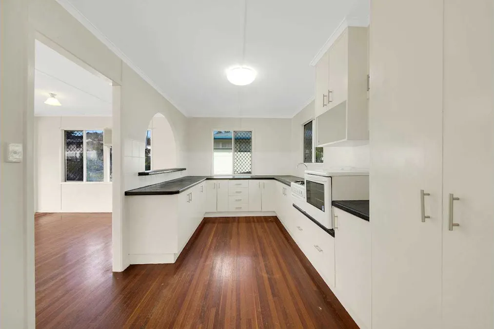 33  Mellefont Street, West Gladstone, QLD, 4680 - Image 3