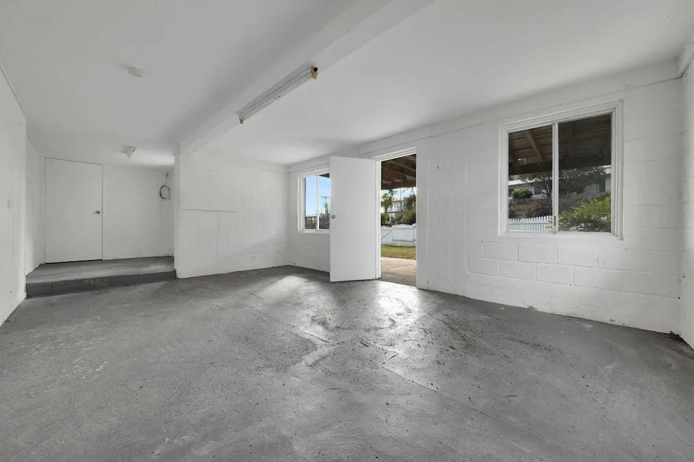 33  Mellefont Street, West Gladstone, QLD, 4680 - Image 4
