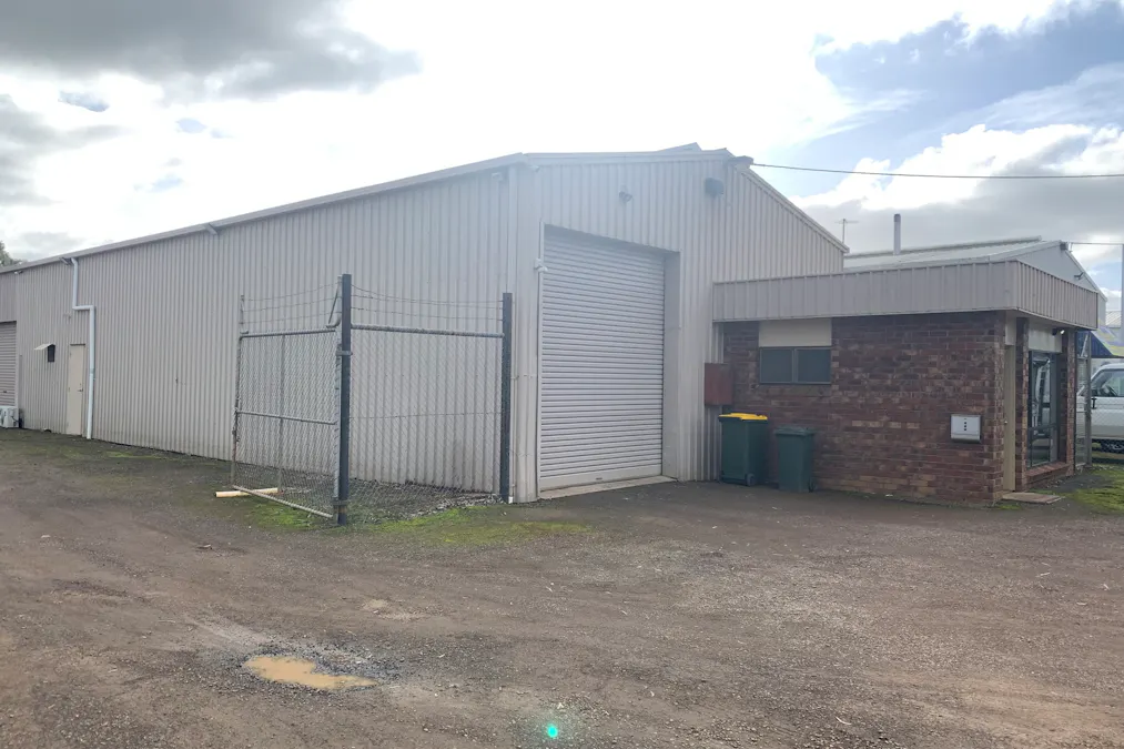 11 Peck Street, Hamilton, VIC, 3300 - Image 1