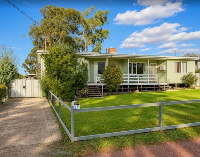 21A Lefroy Street — photo from Elders Real Estate Narrogin