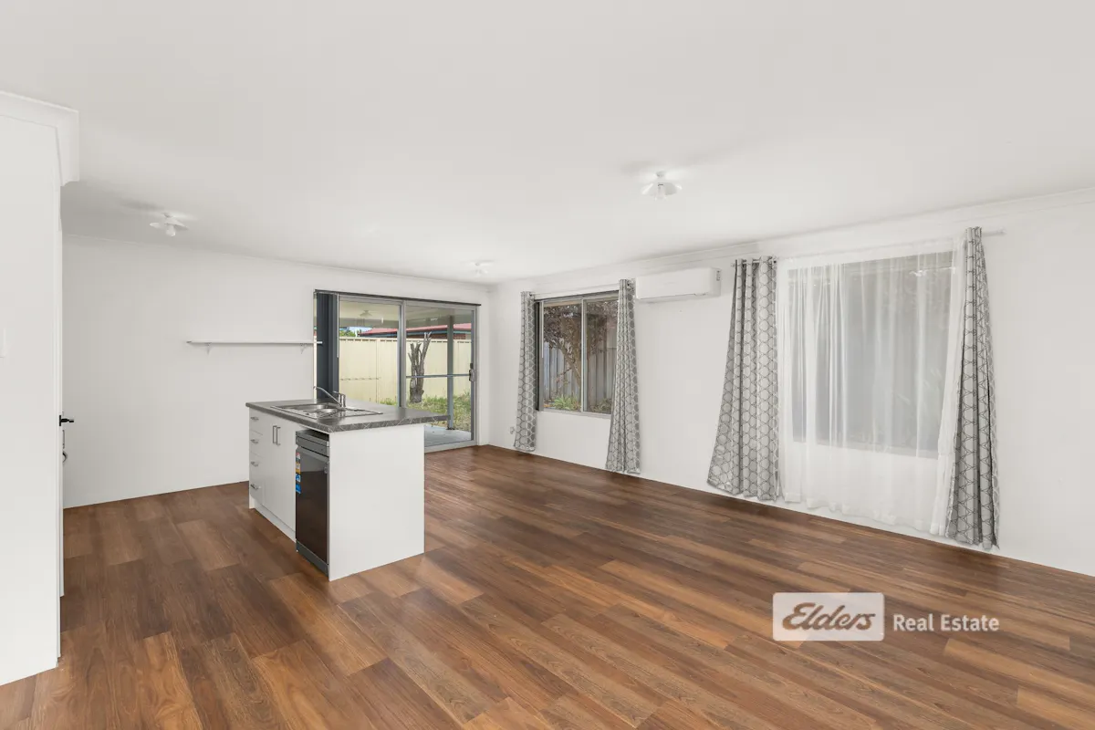 50B Ecclestone Street — photo 4 of 11
