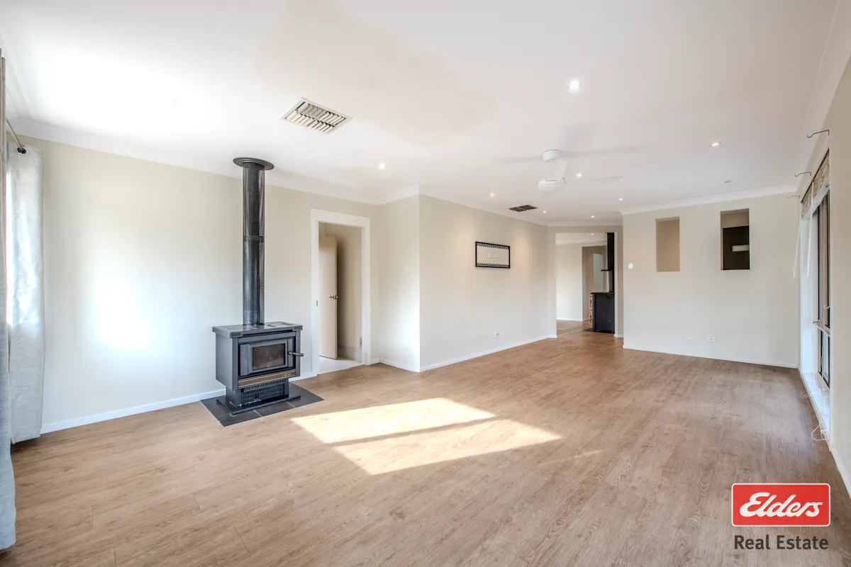 11 Eumung Street — photo 3 of 16