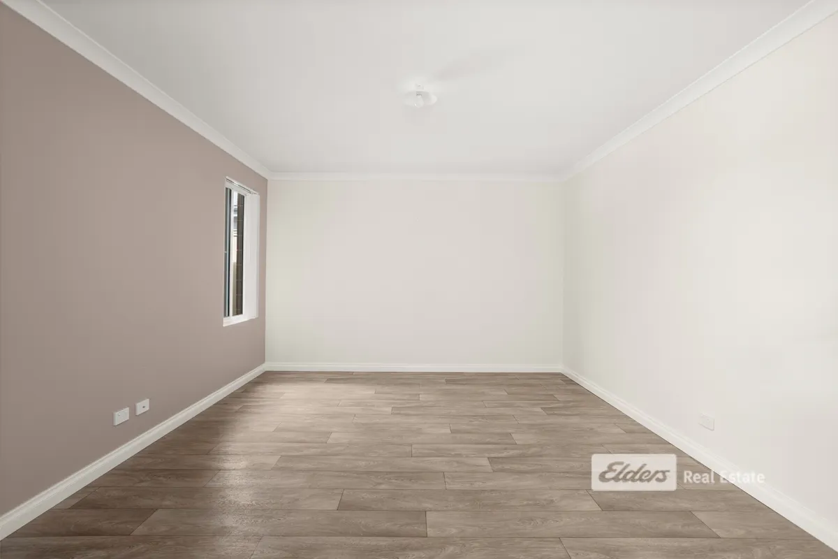 8B Scott Road — photo 8 of 13