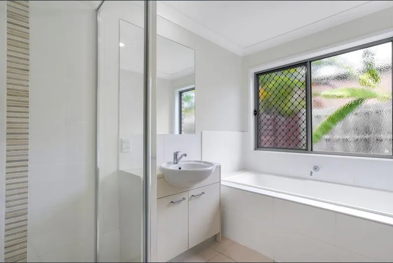 51 Cornforth Crescent — photo 7 of 10