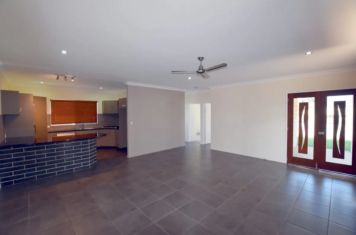 16 Callide Crescent — photo 10 of 12