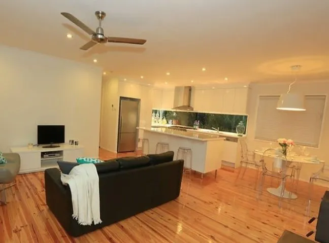 9 Tudman Street — photo 2 of 7
