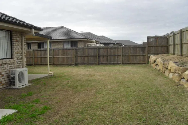 81 Westminster Crescent — photo 5 of 5