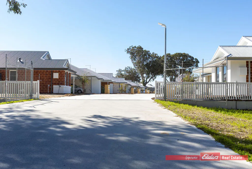 9B/22 Old Pinjarra Road — photo 3 of 21