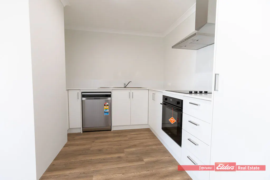 9B/22 Old Pinjarra Road — photo 8 of 21
