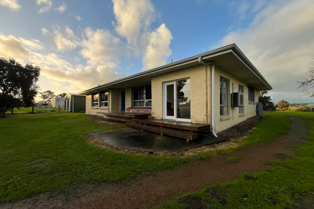 537 Campbell Road, Benger, WA, 6223 - Image 2