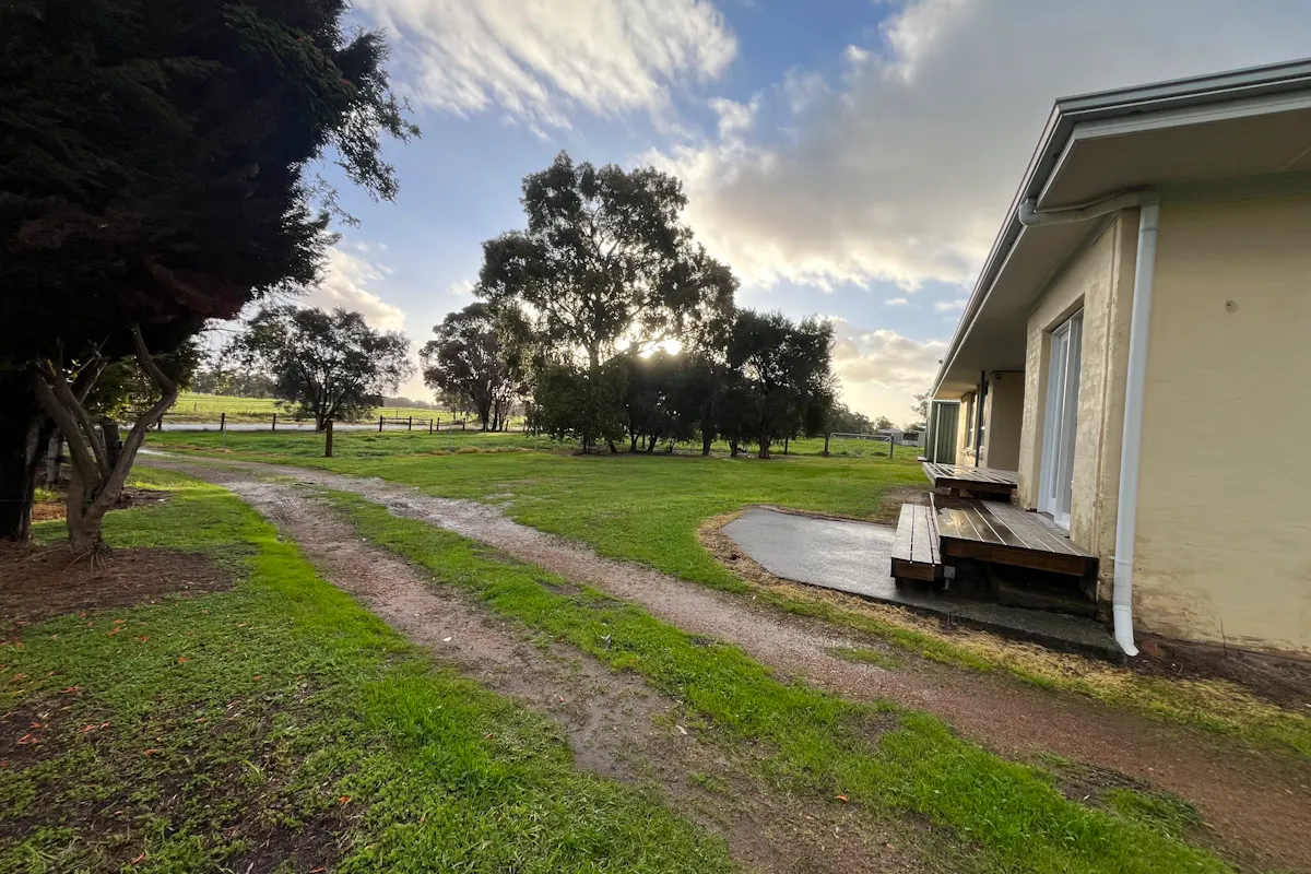 537 Campbell Road — photo 3 of 12