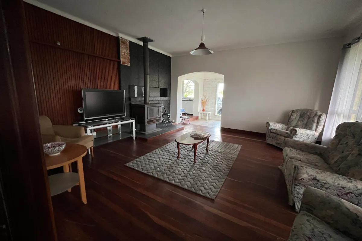 537 Campbell Road — photo 5 of 12