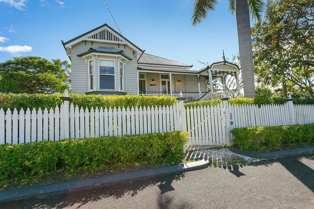 2 Cribb Street — photo 3 of 29
