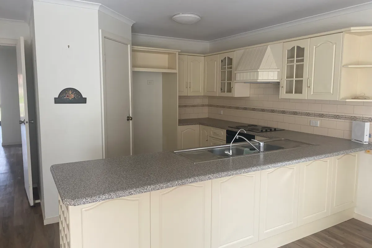 46 Kingdon Street — photo 2 of 11