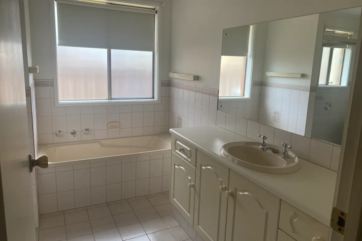 46 Kingdon Street — photo 10 of 11
