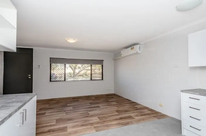 1/12 Johnston Street — photo 4 of 6
