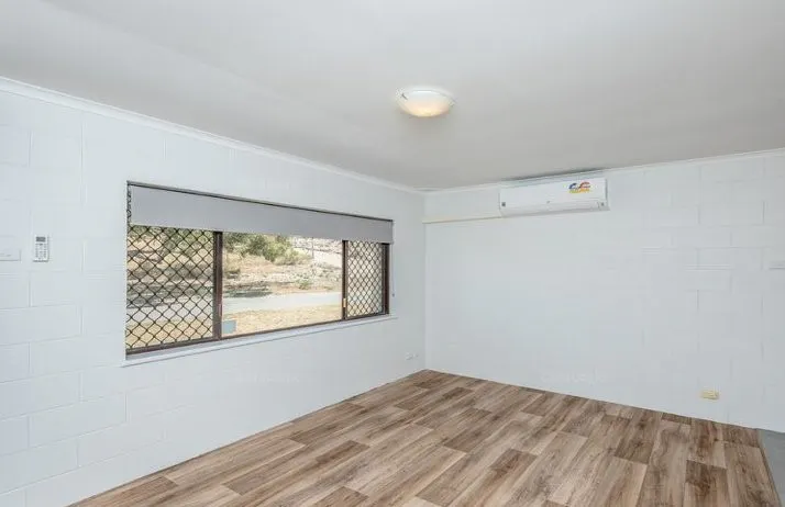 1/12 Johnston Street — photo 5 of 6