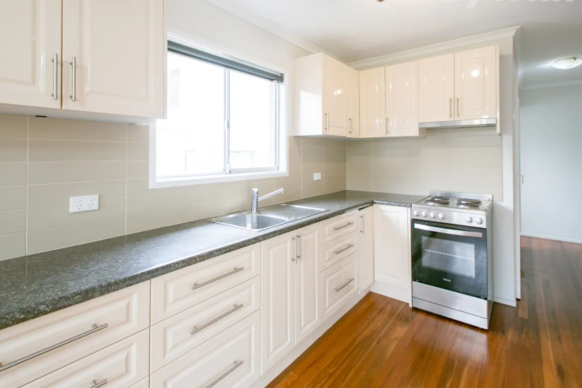 10 McKenzie Street — photo 7 of 20