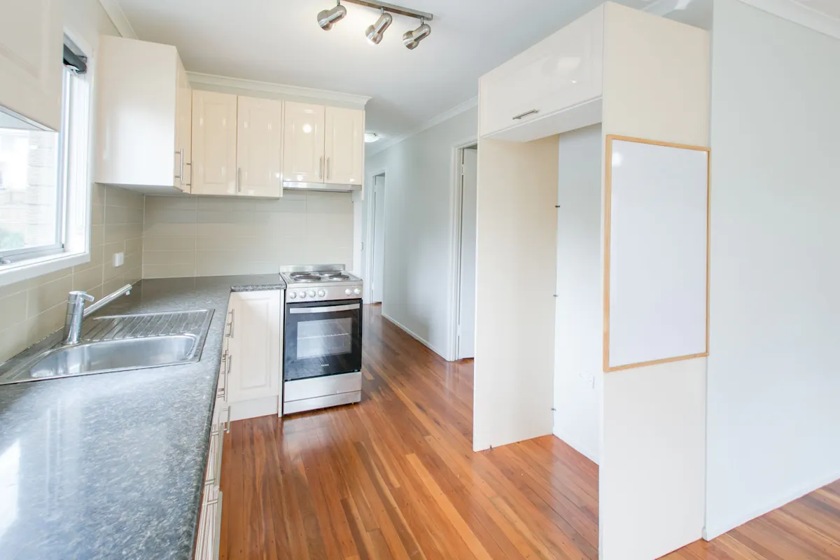 10 McKenzie Street — photo 8 of 20