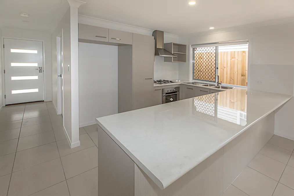 2/1 Hayes Street, Raceview, QLD, 4305 - Image 2