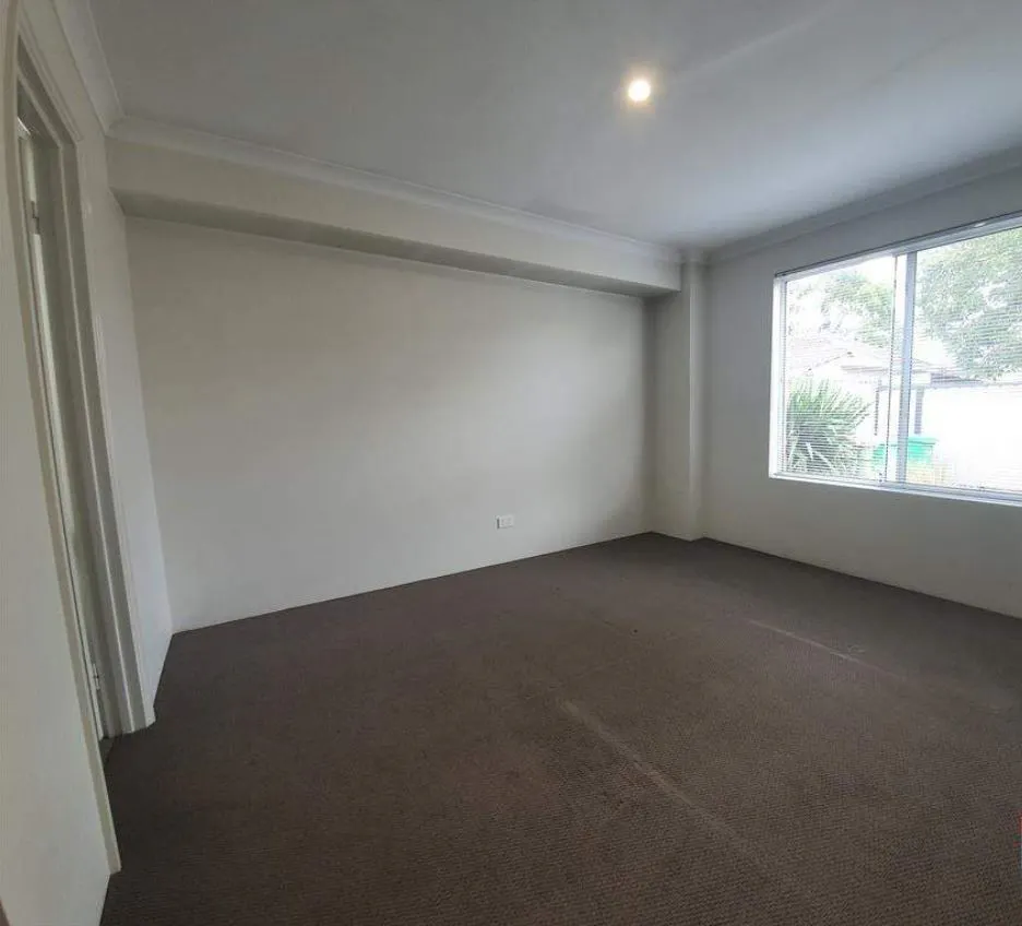 1/5 Burt Street — photo 5 of 12