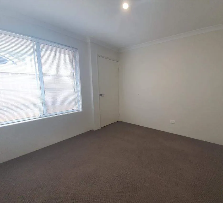 1/5 Burt Street — photo 7 of 12