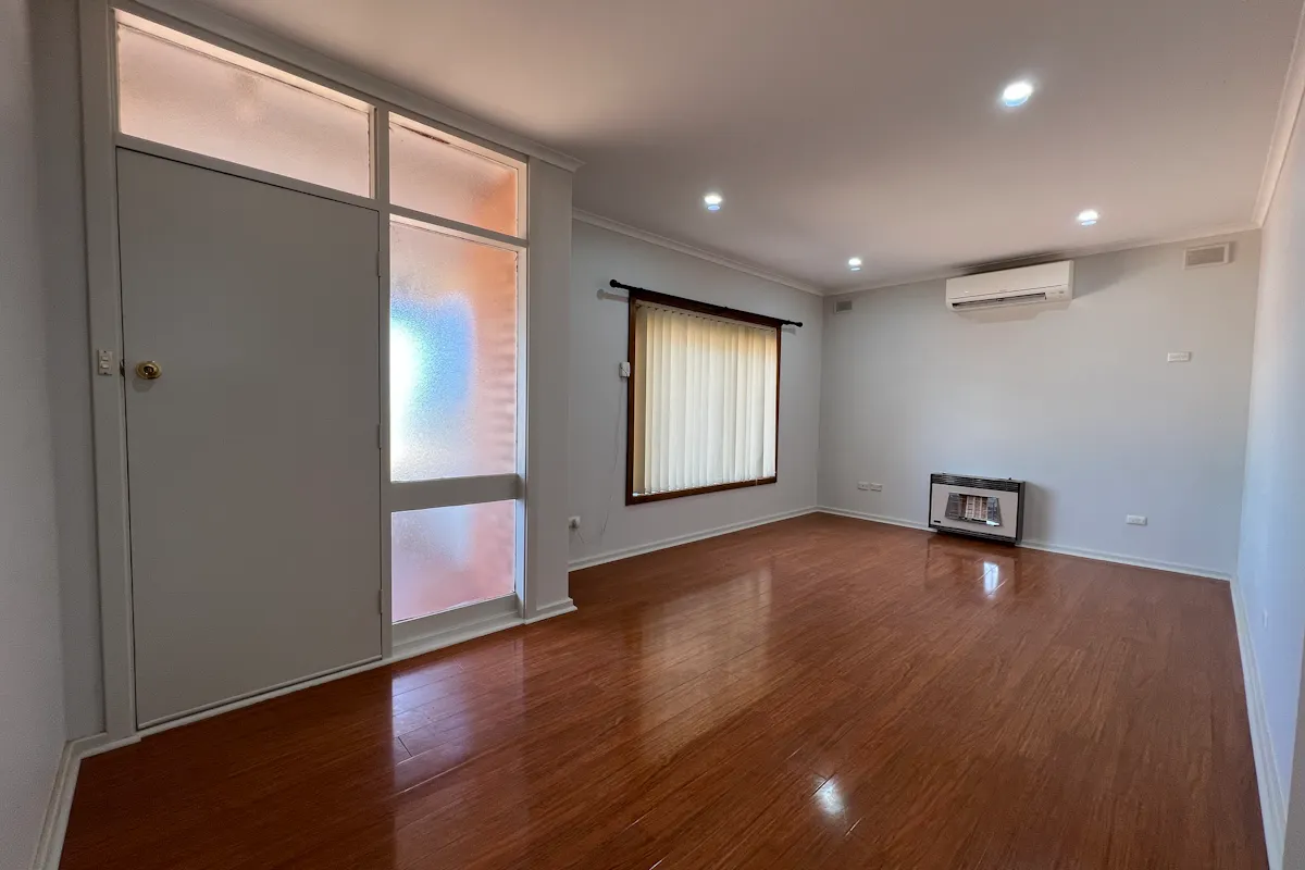 44 Kloeden Street — photo 6 of 19