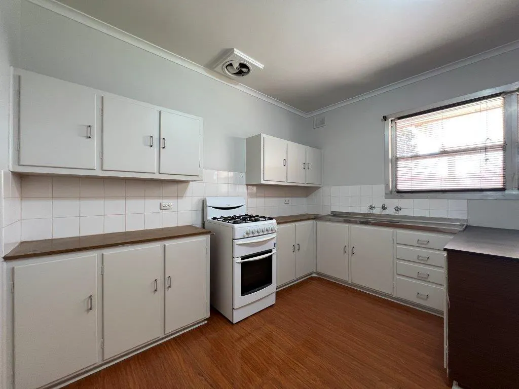 44 Kloeden Street — photo 7 of 19
