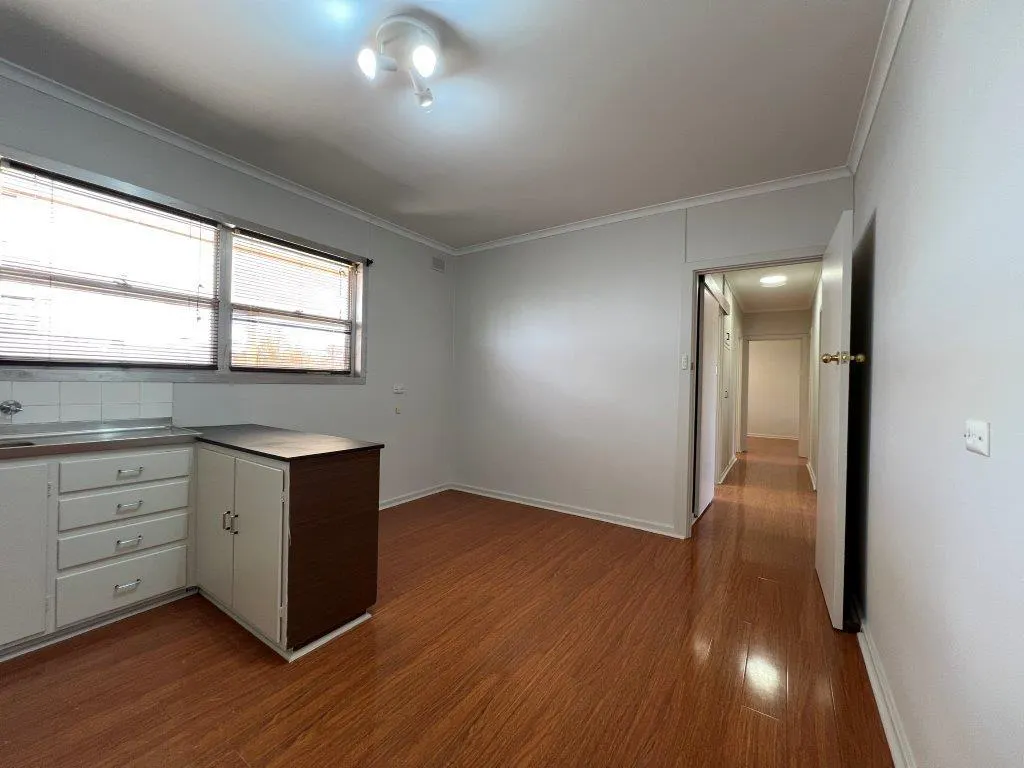 44 Kloeden Street — photo 8 of 19