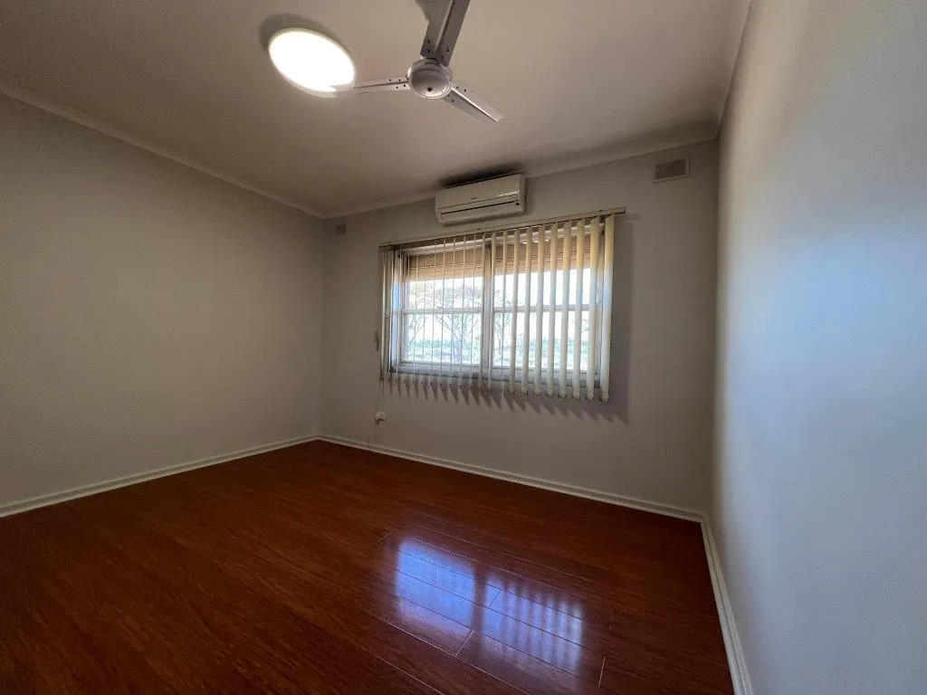 44 Kloeden Street — photo 9 of 19