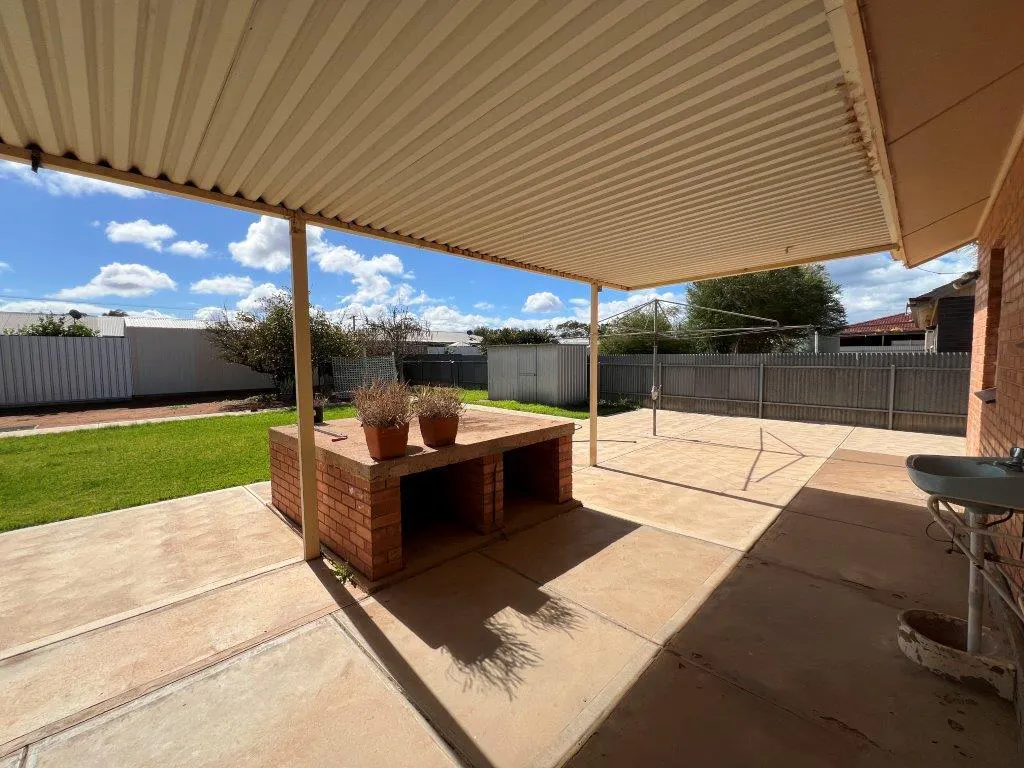 44 Kloeden Street — photo 14 of 19