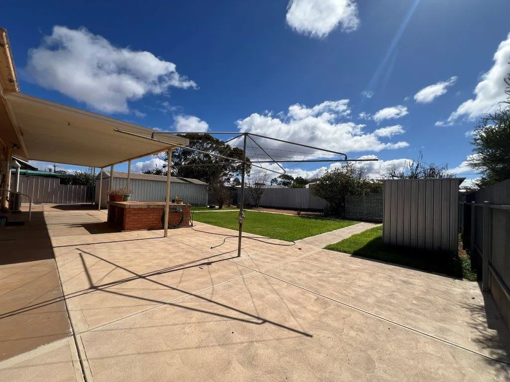 44 Kloeden Street — photo 18 of 19